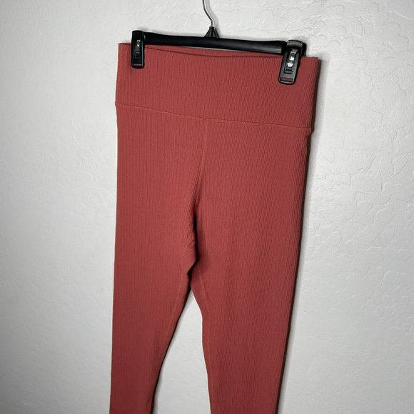 The Upside Apricot Pink Jacquard Textured Dance Midi Pant Leggings - Picture 3 of 11